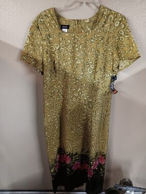 Spago Size 16  Green Animal-Print Floral Hem Midi Dress